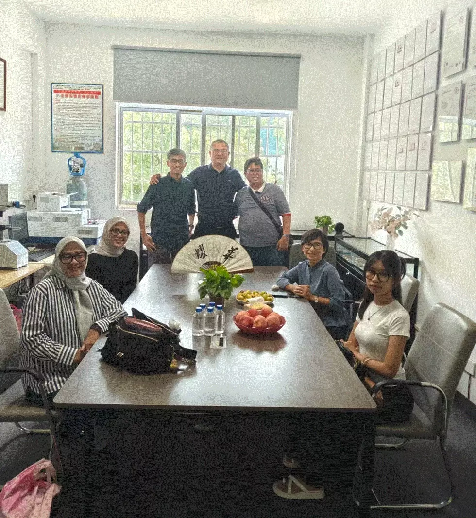 Indonesian Clients Visit Huayao New Materials
